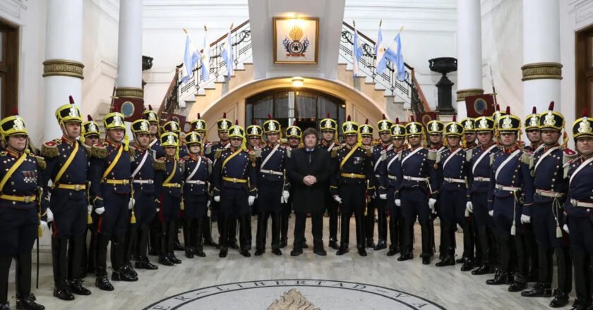 Milei reaparecerá después de una semana para encabezar el acto en homenaje al general San Martín