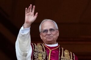 El Vaticano informó que el papa León XIV evoluciona favorablemente tras la operación de pulmón