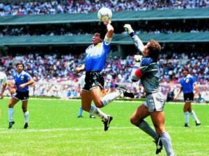La pelota de “La Mano de Dios” se subastó en USD 3,35 millones