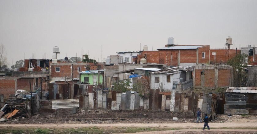 El 48% de los hogares tucumanos percibe menos de $1.400.000 al mes