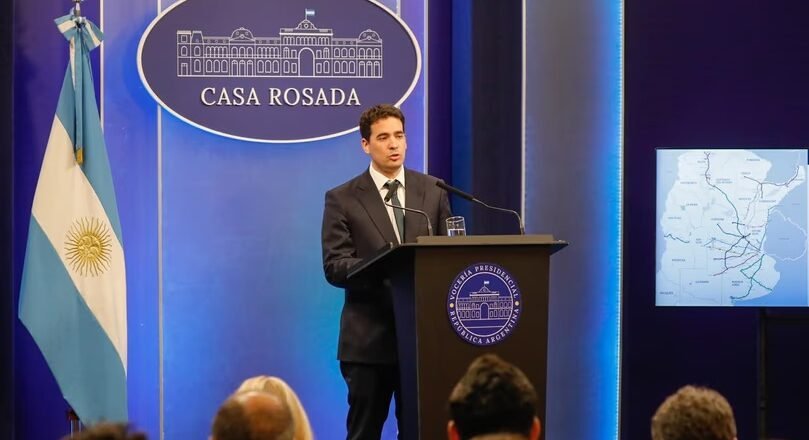 Ravier confirmó que Oria reemplazó a Caputo al frente de la comunicación de Milei, pero luego se desmintió a sí mismo