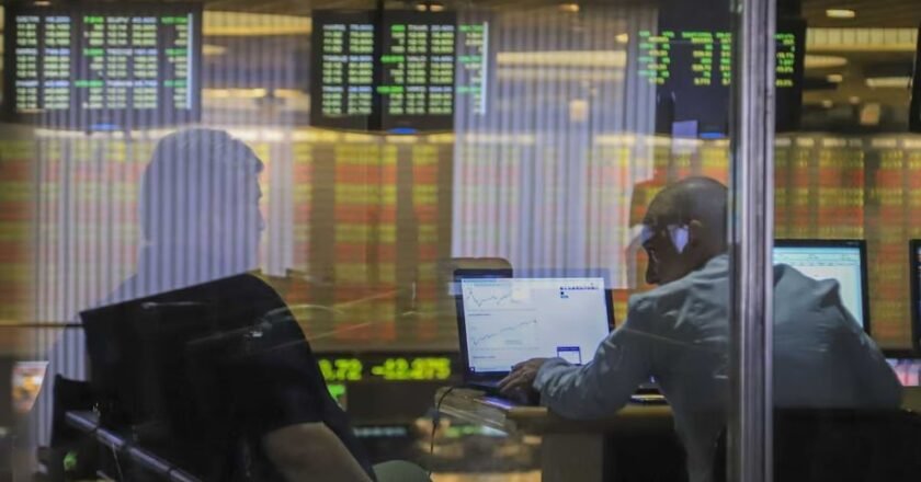Martes negro: el riesgo país volvió a los 500 puntos y las acciones argentinas cayeron en Wall Street