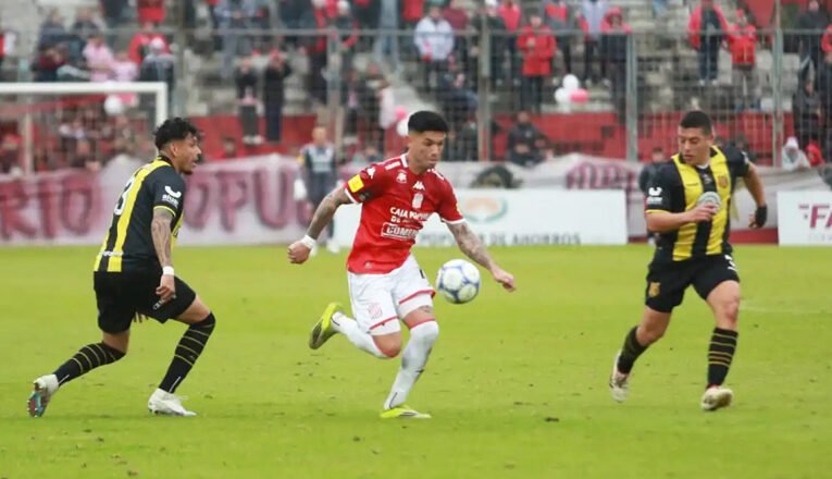 San Martín le iba ganando 2-0 a Deportivo Madryn y se lo empataron en siete minutos
