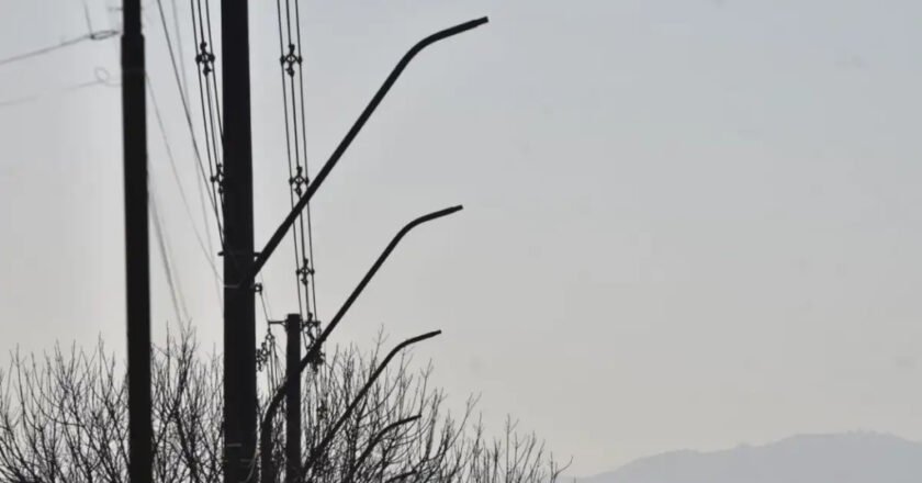 Destruyeron 433 luminarias en poco más de un año en la Capital