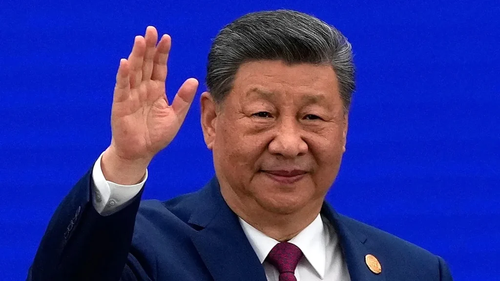 China baja el tono frente a las alarmas por la IA