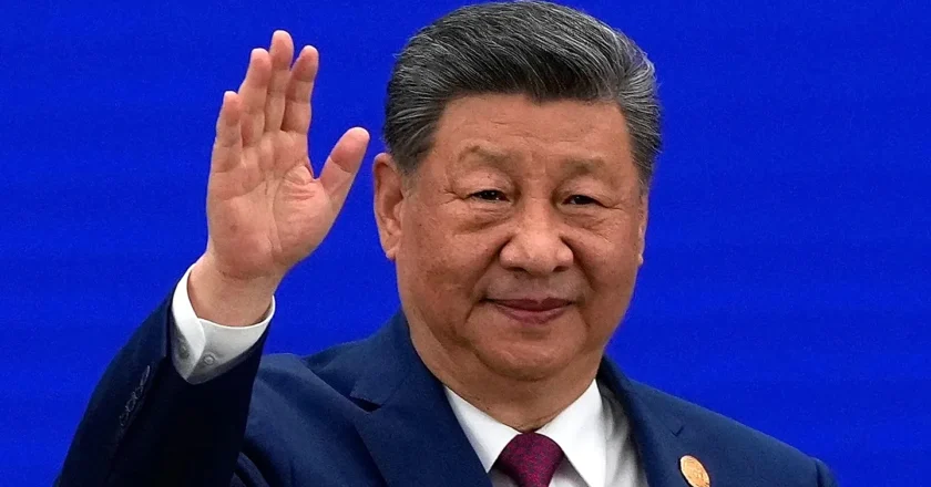 China baja el tono frente a las alarmas por la IA