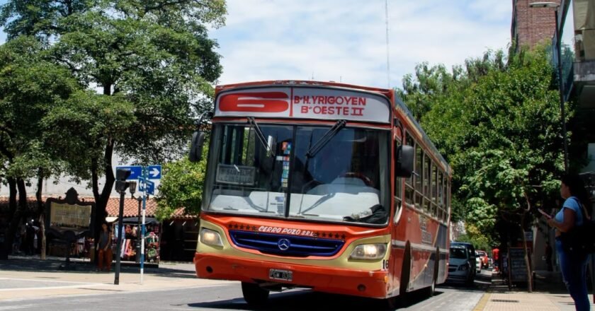Corte total en calle Santiago: cambia temporalmente el recorrido de la Línea 6 y desvían el tránsito