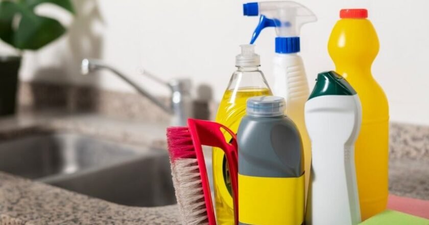 La ANMAT prohibió la venta en todo el país de una serie de productos de limpieza