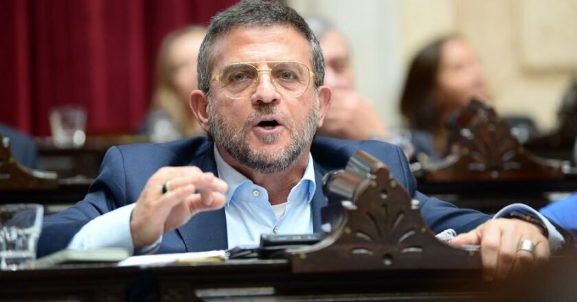 Carlos Cisneros rechazó el Presupuesto 2027: “Es invotable”