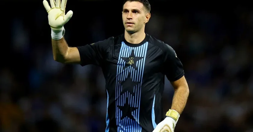 Dibu Martínez fue nominado a Mejor Arquero en la gala del Balón de Oro