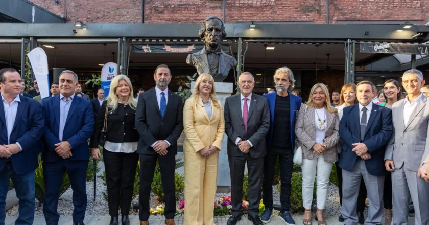 Inauguraron el Paseo “Alberdi IA”: un homenaje interactivo e histórico en pleno microcentro