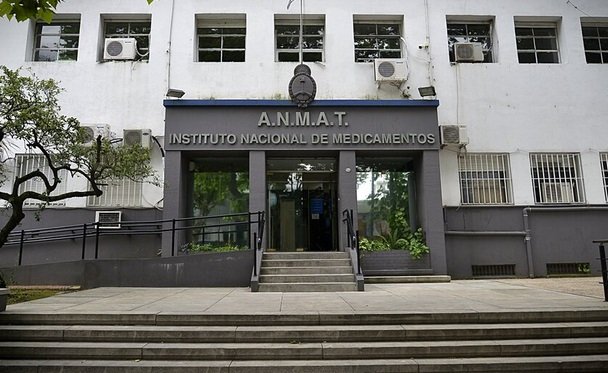 La ANMAT canceló habilitaciones de dos laboratorios de Tucumán y dio de baja sus legajos