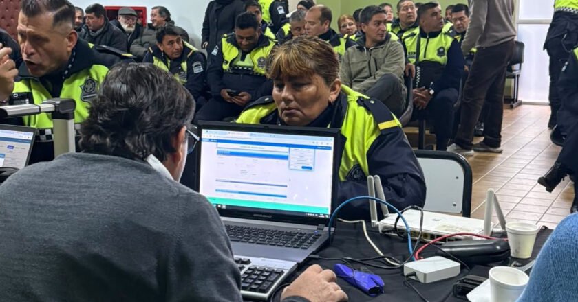 Por primera vez los efectivos de las fuerzas de seguridad pueden gestionar el trámite previsional en una oficina de ANSES