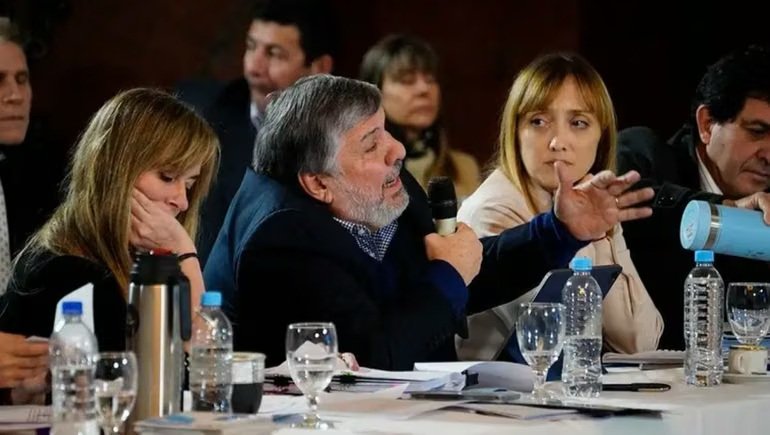 El bloque justicialista del Senado propone restituir la Ley de Tierras