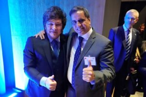 Catalán se mostró junto a Javier Milei en Nueva York