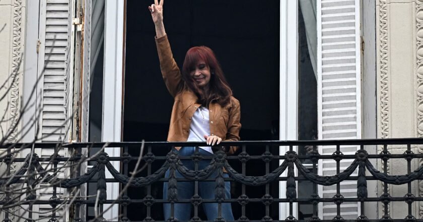 El organismo que regula la pulsera de Cristina Kirchner reconoció que no puede determinar si se mueve dentro del edificio