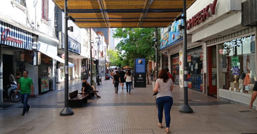 Día del Empleado de Comercio: este lunes no abrirán negocios ni supermercados en Tucumán