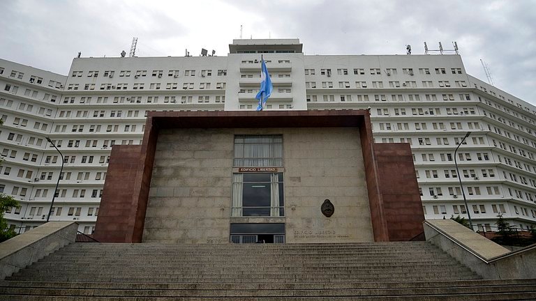 Fondos salariales bajo sospecha: denuncian irregularidades por $1.600 millones en la Armada