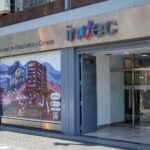 Los sueldos crecieron por encima de la inflación en julio, según el INDEC