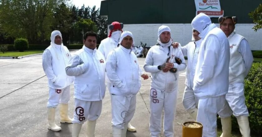 Protesta en Granja Tres Arroyos: permiten ingreso de camiones para cobrar parte de la deuda