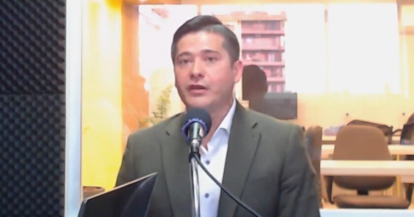 Chincarini picante contra Alfaro: “Es la versión Temu”