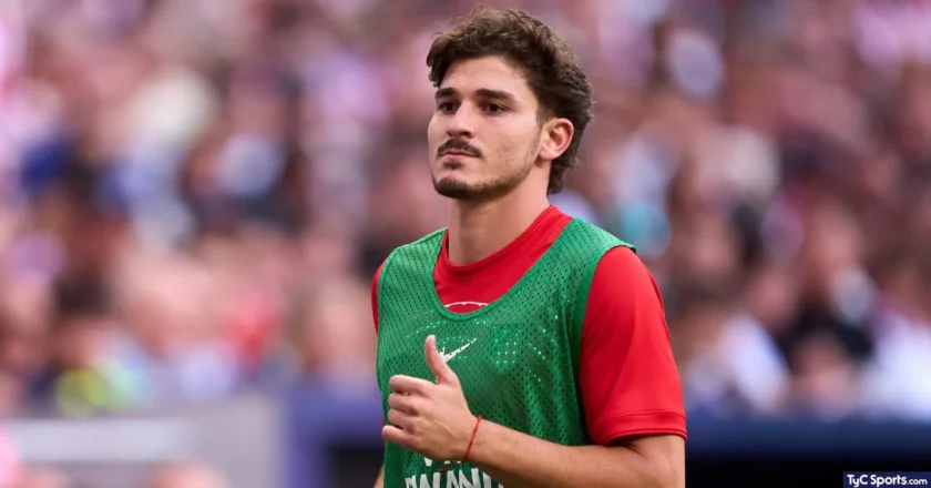 Julián Álvarez volverá a ser convocado en Atlético de Madrid tras el conflicto por su pase frustrado al Barcelona