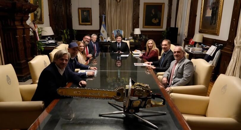 Milei se reunió en con directivos de Tesla y autoridades de DayOne Data en Casa Rosada