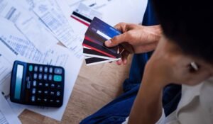 Endeudamiento familiar: seis de cada diez argentinos pidieron dinero para cubrir necesidades básicas