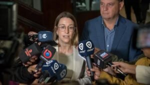 Tras la protesta de taxistas, el Municipio de la Capital anticipó que podría haber “multas millonarias” para las plataformas