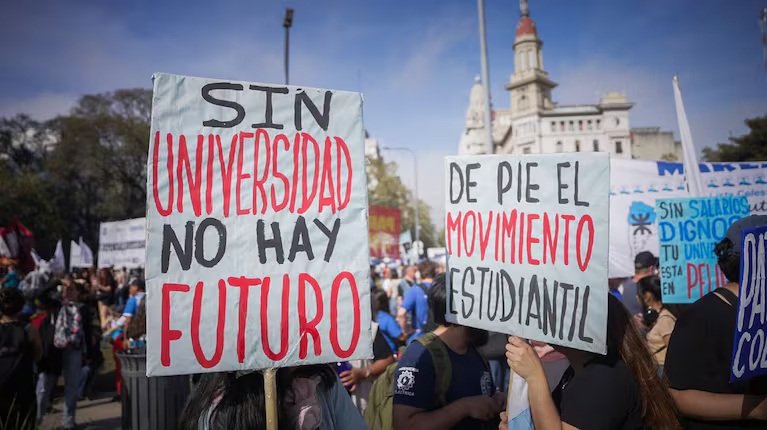 Convocaron a un nuevo paro nacional docente de 72 horas para exigir que se aplique la Ley de Financiamiento