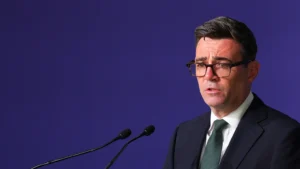 Reino Unido analiza postergar el aumento del gasto en defensa en medio de la tensión por Malvinas