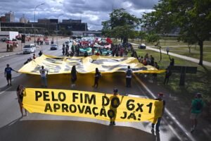 Brasil acorta la semana laboral en medio de la recta final hacia el balotaje