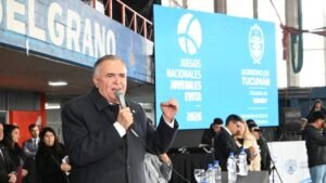 Jaldo pidió respetar las alertas meteorológicas y extremar los cuidados ante las tormentas en Tucumán