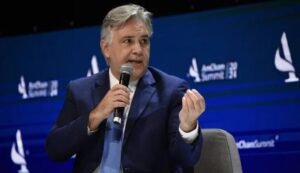Acuerdo político y polémica: Llaryora coincidió con Milei contra la asistencia a hogares endeudados
