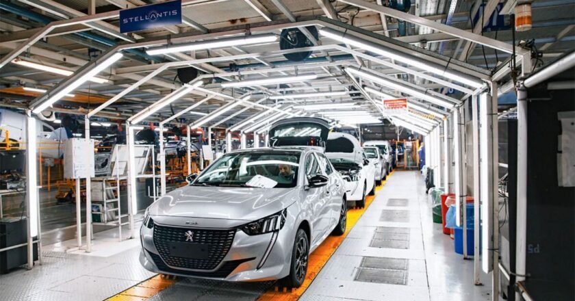 La producción de autos cayó 15,6% en septiembre, pero las exportaciones alcanzaron su mejor registro del año