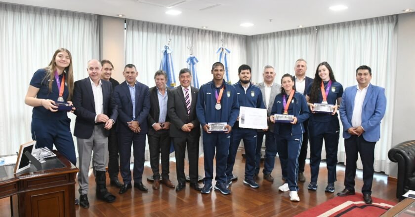 Los deportistas tucumanos que participaron en los Juegos Suramericanos recibieron un reconocimiento en la Legislatura