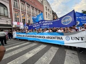 Quinta Marcha Federal Universitaria: reclaman fondos para las universidades y mejoras salariales