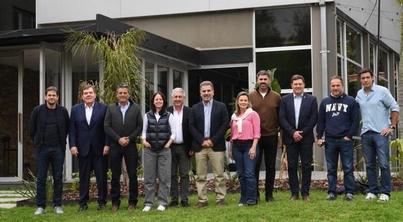 Intendentes del PRO aseguran que Milei pierde imagen y queda hasta 15 puntos por debajo de ellos