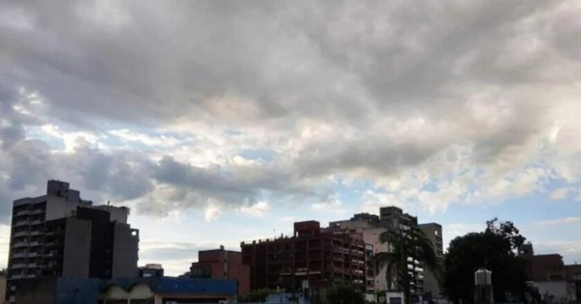 Cómo estará el tiempo este lunes feriado en Tucumán: ¿Seguirá la lluvia?