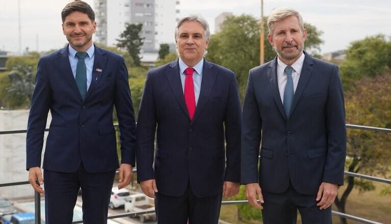 Frigerio, Pullaro y Llaryora alertaron al Gobierno por el agravamiento de la situación social