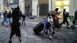 La ola de protestas llegó a Milán y terminó con saqueos y cientos de arrestos