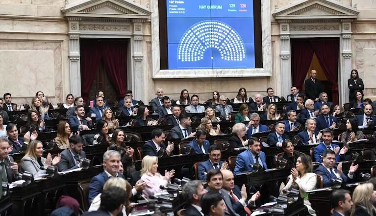 El Gobierno busca evitar el quórum para rechazar el DNU 70 tras el cambio sobre la Ley de Tierras